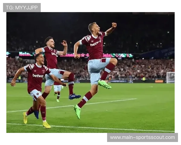 西汉姆联1-1战平桑德兰，保级形势依旧严峻