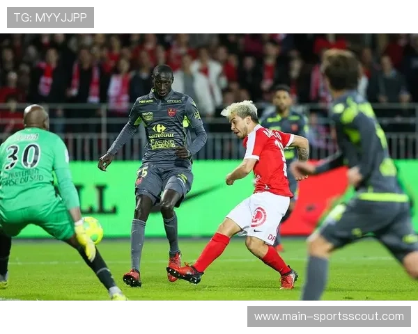 梅斯主力后卫伤愈复出,密集赛程考验防守轮换 梅斯主力后卫伤愈复出,密集赛程考验防守轮换